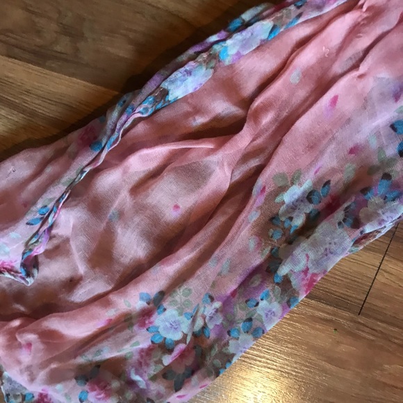 Pink scarf! - Picture 2 of 2
